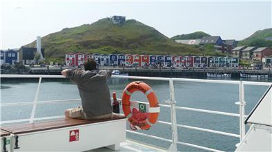 Der Katamaran „Nordlicht“ der Reederei Cassen Eils startet jetzt von der Bremerhavener Seebäderkaje aus Richtung Helgoland.