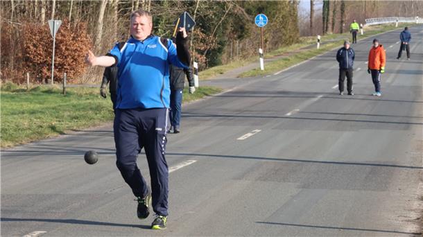 KBV Kreuzmoor/Bekhausen mit Timo Kuhlmann beim Boßeln