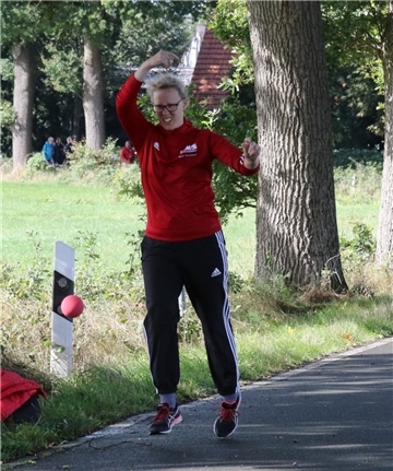 Tina Tönjes vom KBV Reitland in der Boßel-Landesliga