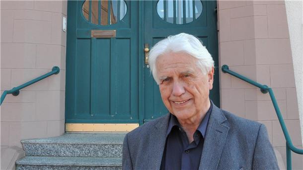 Der langjährige alte Chef ist seit drei Wochen erneut Geschäftsführer der GNSG. Hans Francksen will in einer auf sechs Monate vereinbarten Übergangszeit die Weichen stellen, um die Rolle der GNSG als Instrument des Städtebaus in Nordenham wieder zu schärfen.