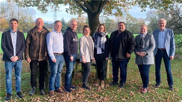 Gruppenfoto des Lenkungskreises im Landkreis Cuxhaven für den "Niedersächsischen Weg".