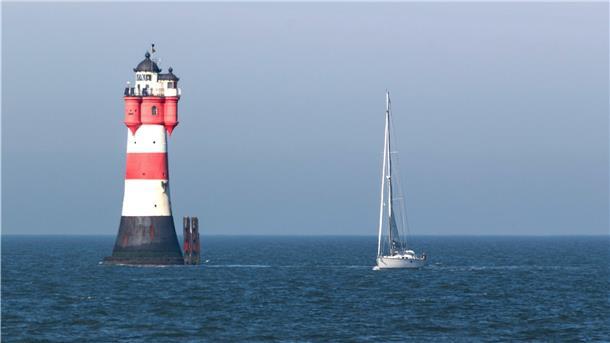 Der Leuchtturm Roter Sand gilt als erstes Offshore-Bauwerk der Welt und muss jetzt saniert werden.