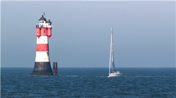 Der Leuchtturm Roter Sand gilt als erstes Offshore-Bauwerk der Welt und muss jetzt saniert werden.