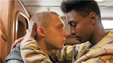 Der Liebe von Robert und Ivar stehen zahlreiche Hindernisse im Weg, zu sehen im Film „Norwegian Dream“. 