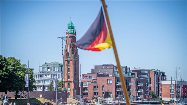 Der Loschenturm – die „Kathedrale am Meer“ – gehört zu den Architektur-Lieblingen wie auch die „Hollandhäuser“ an der Deichstraße.