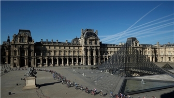 Der Louvre gehört zu den Einrichtungen, die bei der Eröffnung der Olympischen Sommerspiele geschlossen bleiben. (Archivfoto)