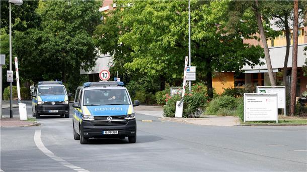 Geflohener Amoktäter soll Hilfe gehabt haben Der Mann soll sich noch während seines Ausgangs ins Ausland abgesetzt haben. Seit Sonntag ist er wieder in der Forensischen Psychiatrie in Erlangen untergebracht.