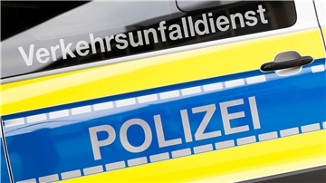 Der Mann starb noch an der Unfallstelle. (Symbolbild) 