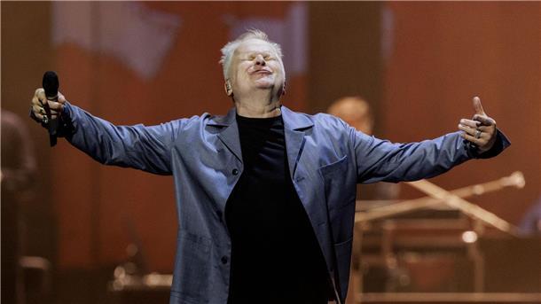 Was Grönemeyers „Bochum“ ausmacht Der Musiker Herbert Grönemeyer steht beim Tourauftakt der Tour „Herbert Grönemeyer - Live 2023“ auf der Bühne der Wunderino-Arena.