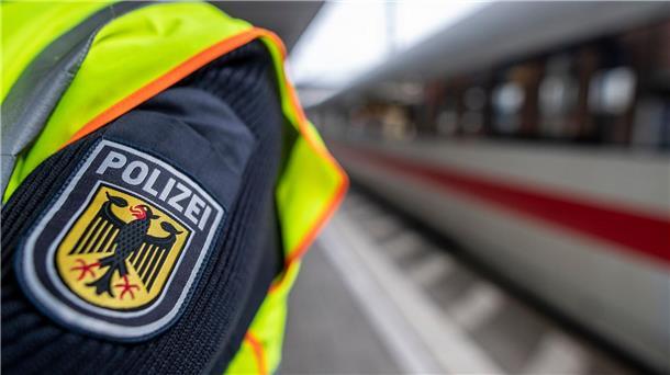 Der mutmaßliche „Zechpreller“ wurde am Bahnhof Hamburg-Harburg von der Bundespolizei gestellt. (Symbolbild)