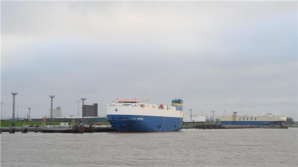 Der neue Liegeplatz im Außenhafen soll zwischen Emspier und dem Emskai entstehen. (Archivbild)