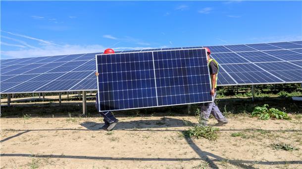 Der Nordenhamer Stadtrat hat an diesem Dienstag das letzte Wort. Folgt er der mehrheitlichen Empfehlung des Bauausschusses und lehnt die Solarpark-Pläne für Abbehausen ab?