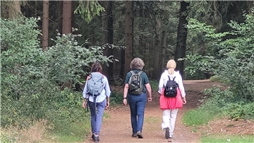 Der Nordpfad Oste führt durch das Schutzgebiet. Aber nicht nur Wanderer erfreuen sich dort an der Natur.