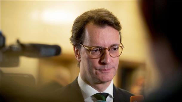Wüst fordert „Allianz der Mitte“ in der Migrationspolitik Der nordrhein-westfälische Ministerpräsident Hendrik Wüst zu einer Allianz der Mitte: „Sie muss aber jetzt auch geschmiedet werden“.