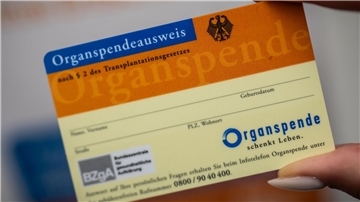 Der Organspendeausweis kann verloren gehen - nun gibt es eine Datenbank im Internet.