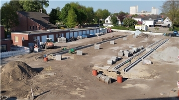 Der Parkplatz beim Kreishaus soll Ende Juli fertiggestellt sein.