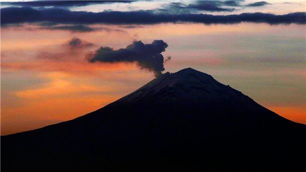 Ascheregen am Vulkan Popocatépetl in Mexiko Der Popocatépetl - hier ein Foto aus dem Jahr 2019 - zählt zu den aktivsten Vulkanen Mexikos.