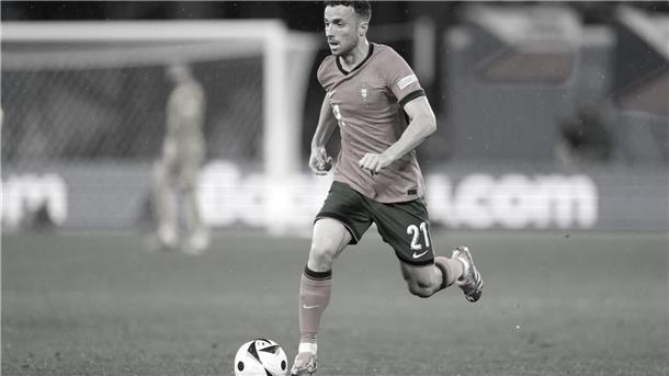 Emotionaler Auftakt: Ronaldo und Portugal erinnern an Jota Der portugiesische Superstar war im Juli bei einem Autounfall gestorben