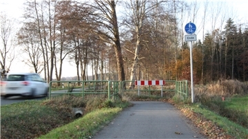 Der Radweg von Dipshorn Richtung Otterstedt endet im nirgendwo. 2024 soll er endlich fortgeführt werden.