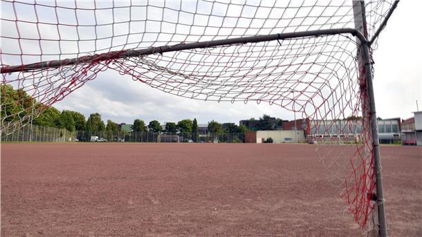 Der Rasenplatz an der Pestalozzistraße muss der neuen Oberschule Lehe weichen, die an diesem Standort errichtet wird. Zudem wird ein Kunstrasenplatz gebaut, der von den Fußballern des FC Sparta genutzt werden wird.
