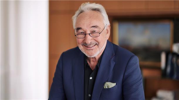 Der Reeder Bertram Rickmers starb in der Nacht zu Montag. Der 71-jährige Bremerhavener entstammte einer Reeder-Dynastie und galt als Deutschlands berühmtester Reeder.