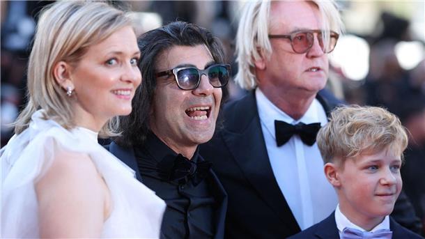 Der Regisseur Fatih Akin und einige seiner Schauspieler vom Film „Amrum“ bei den Filmfestspielen von Cannes. (Archivbild)