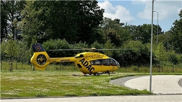 Der Rettungshubschrauber „Christoph 67“ brachte den Notarzt aus Cuxhaven auf die Insel Neuwerk.