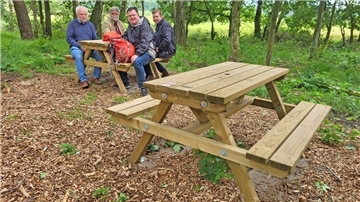 Der Rotary Club Rotenburg-Wümmeland sponsert den neuen Wander-Doppelrastplatz am Nordpfad „Wümmeniederung“.
