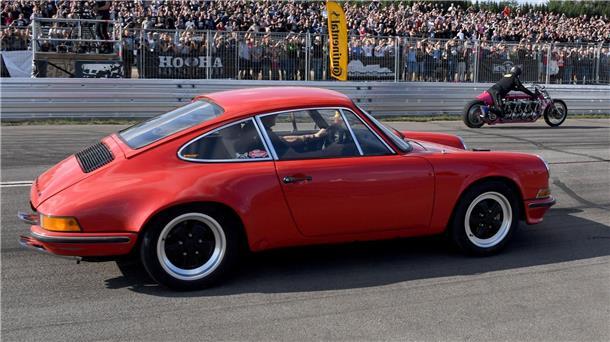 Porsche aus „Werner“-Rennen soll verkauft werden Der rote Porsche von Holger „Holgi“ Henze 2018 bei der Neuauflage des „Werner-Rennens“.