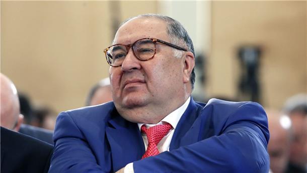 Der russische Oligarch Alischer Usmanow beim Kongress der Russischen Union der Industriellen und Unternehmer (RSPP) 2016 in Moskau.
