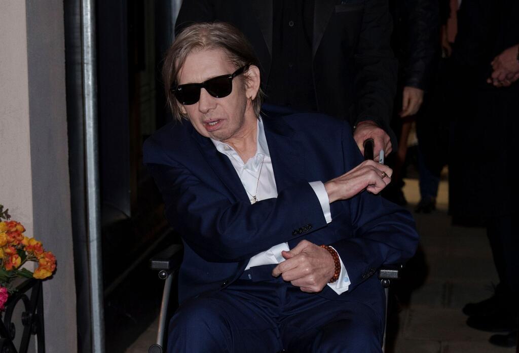 Der Sänger der anglo-irischen Punkband The Pogues, Shane MacGowan, ist im Alter von 65 Jahren gestorben.