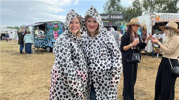 Der Samstag beim Sandstedter Sommer stand ganz im Zeichen von Schlager und Party...