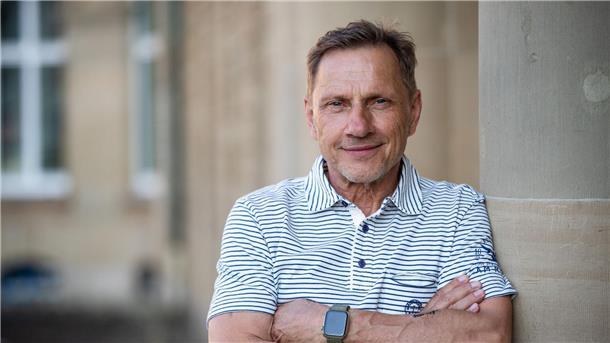Richy Müller: Hollywood kocht auch nur mit Wasser Der Schauspieler Richy Müller erzählt von seinen Erfahrungen in Hollywood.
