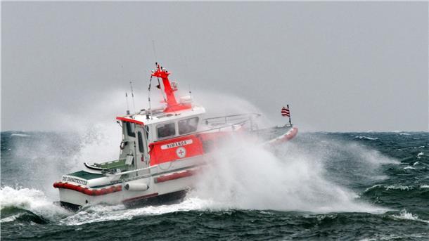 Der Seenotrettungskreuzer „Eugen“ gehört zur Flotte der Deutschen Gesellschaft zur Rettung Schiffbrüchiger (DGzRS). Er ist auf Norderney stationiert. Insgesamt gab es 1720 Einsätze im Jahr 2020.