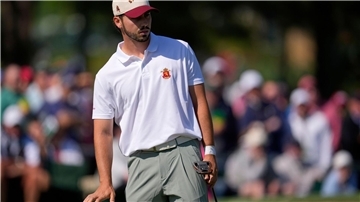 Der Spanier José Luis Ballester fiel beim Golf-Masters auf ungewöhnliche Weise auf.