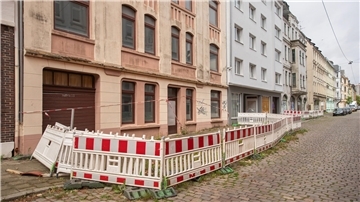 Eine Absperrung in einer Seitenstraße in Lehe.