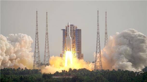 China: Drittes Labor-Modul auf dem Weg zur Raumstation Der Start der Trägerrakete vom Weltraumbahnhof Wengchang wurde im chinesischen Staatsfernsehen übertragen.