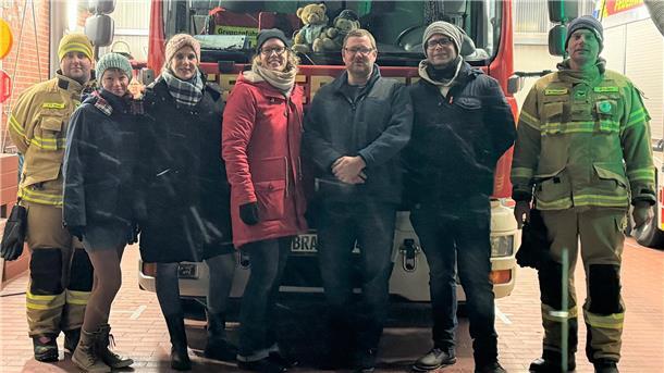 Tannenbaumweitwurf in Burhave: Rekord erneut nicht geknackt Tannenbaumweitwurf in Buhave, Siegerehrung