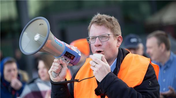 Kein Durchbruch im Bahn-Tarifstreit - Angebot abgelehnt Der stellvertretende Vorsitzender der EVG: Kristian Loroch.