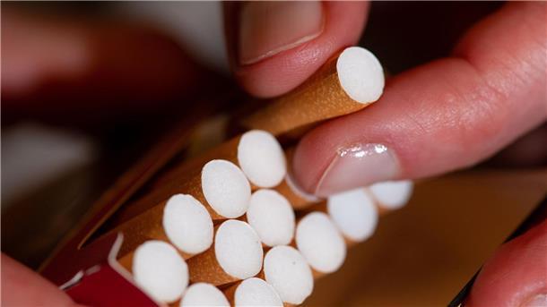 Jugendliche greifen wieder öfter zur Kippe Der Tabakkonsum bei Jugendlichen ist wieder gestiegen.