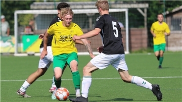 Damian Lüder vom TSV Abbehausen (Fußball-Bezirksliga)