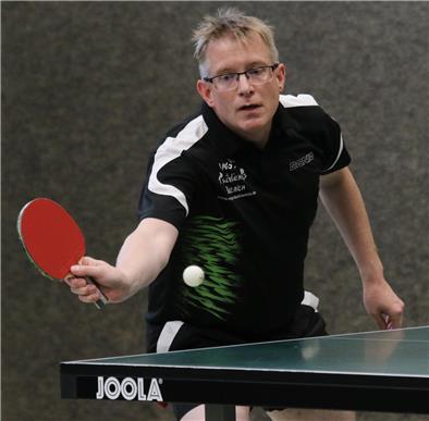Tischtennisspieler aus Waddens wären bei einem Sieg in Elsfleth Meister  TTC Waddens mit Matthias Früchtl
