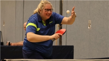 Die Tischtennis-Damenmannschaft des TTV Brake mit Katharina Köhler verlor und spielte Unentschieden.