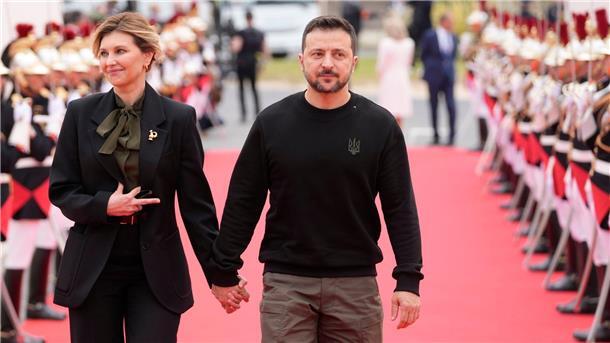 Die letzten D-Day-Helden: Gedenken in Zeiten des Krieges Der ukrainische Präsident Wolodymyr Selenskyj kam zusammen mit seiner Frau Olena Selenska zur offiziellen internationalen Zeremonie des 80. Jahrestags des D-Day am Omaha Beach in der Normandie.