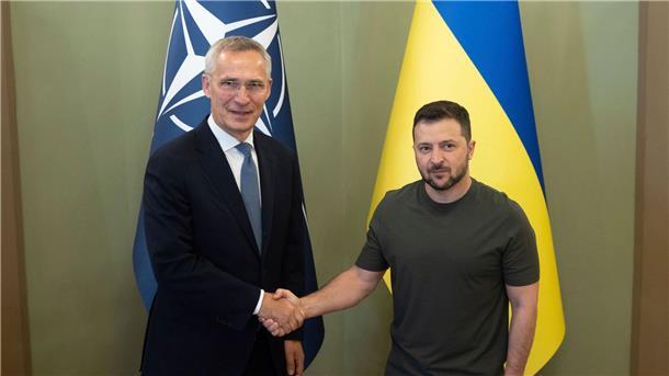 Stoltenberg zum zweiten Mal seit Kriegsbeginn in Kiew Der ukrainische Präsident Wolodymyr Selenskyj und NATO-Generalseketär Jens Stoltenberg haben sich in Kiew zu Gesprächen getroffen.