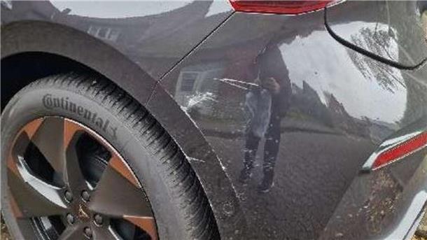 Der unfallbeschädigte Seat Cupra.