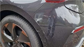 Der unfallbeschädigte Seat Cupra.