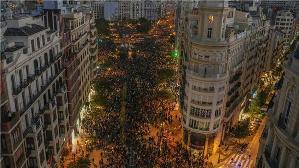 Nach Tumulten: Spaniens König besucht wieder das Flutgebiet Der Unmut in Valencia ebbt nicht ab.