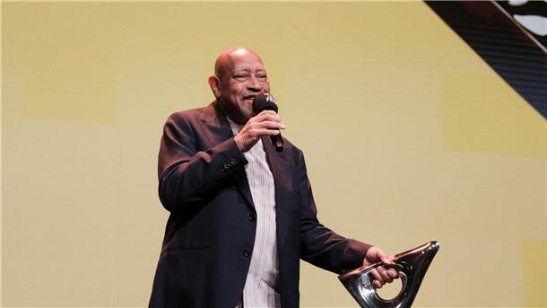 Der US-amerikanische Pianist Kenny Barron hat den Deutschen Jazzpreis 2024 gewonnen.