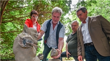 Der Vandalismus in Thieles Garten empört die Garten-Verantwortlichen Doris Paula Baumgart-Ackermann, Holger Welt, Herbert Winter und Leroy Czichy (v. li.).